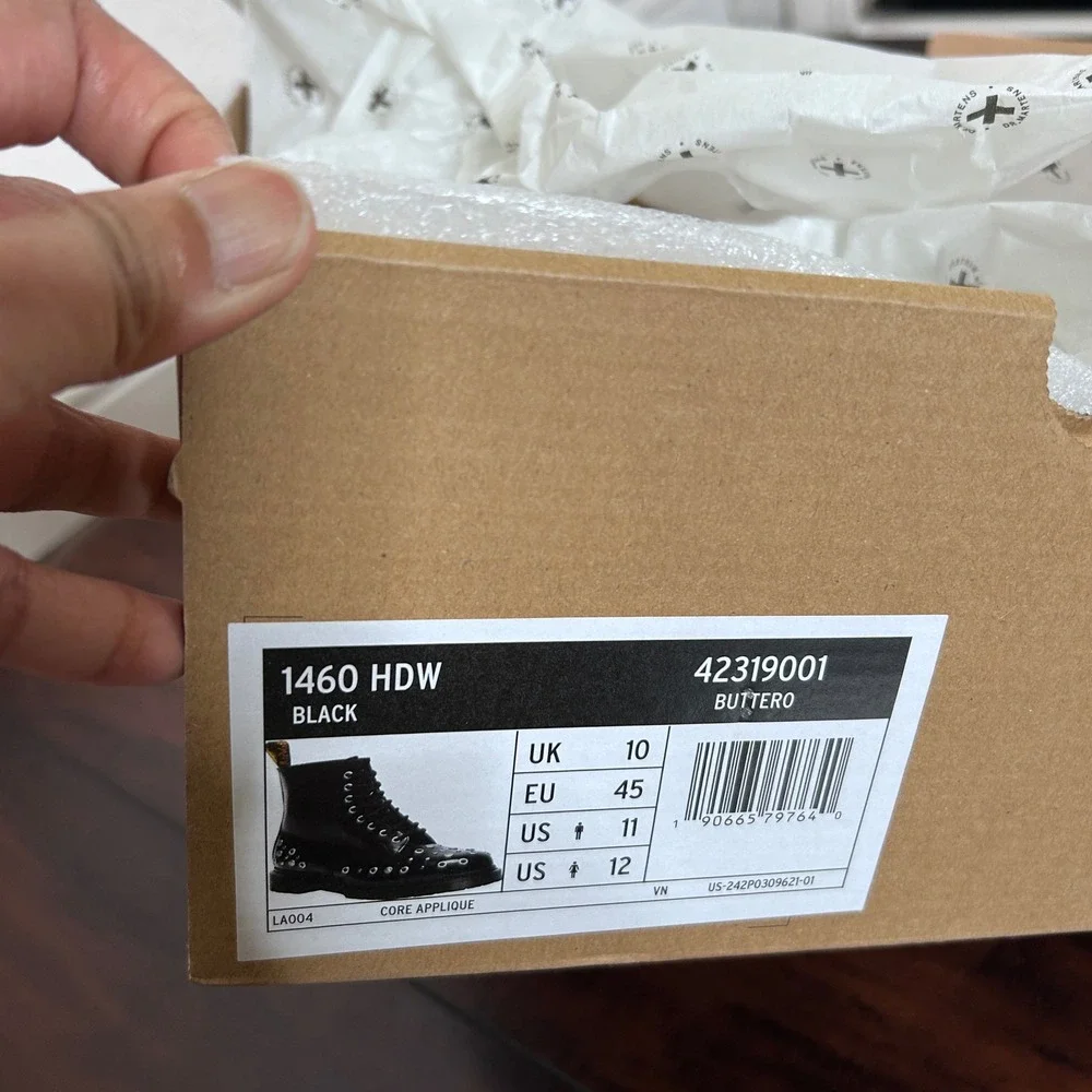 NIB Dr. Martens Studded Buttero Leather Studded Combat Boots Mens 11 Goth Grunge